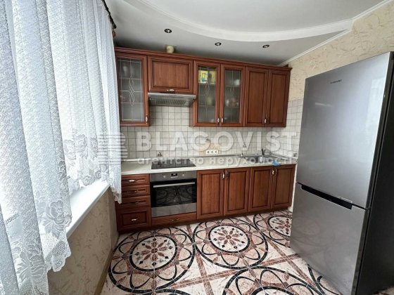 3К Григоренка просп 31, ст.м. "Позняки" 7 хв Киев