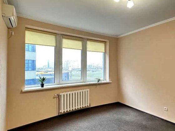 Продаж 3-кімнатної квартири 100 кв.м  Михайла Гришка 9  метро Позняки Київ