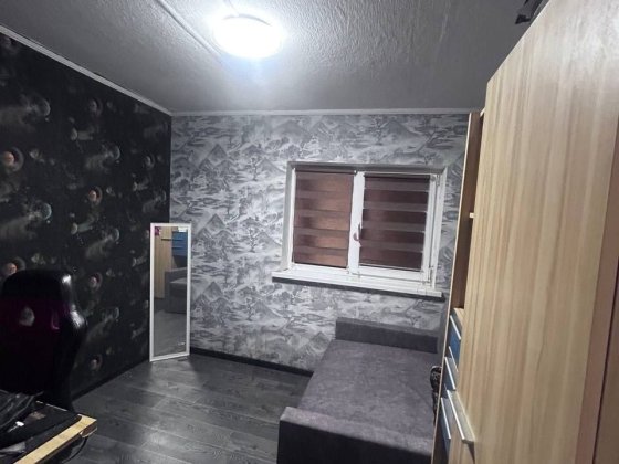 Продам 2- к квартиру на земле, с ремонтом ,2-й квартал, пер. Ключевой Дніпро