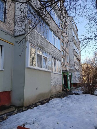 2 кімнатна, 3 поверх, вул. Летная, біля АТБ, ГАРНИЙ ТОРГ! - фото 1