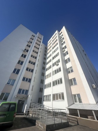 Продаж 2-кімнатної квартири в цегляному будинку - фото 1