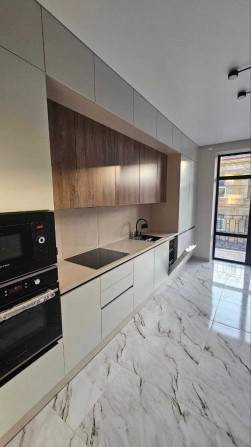 Простора двокімнатна квартира в пішій доступності до центру міста - фото 1