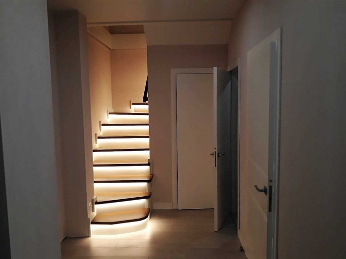 Дворівнева квартира ЖК Кришталеві джерела ремонт меблі вільна - фото 1