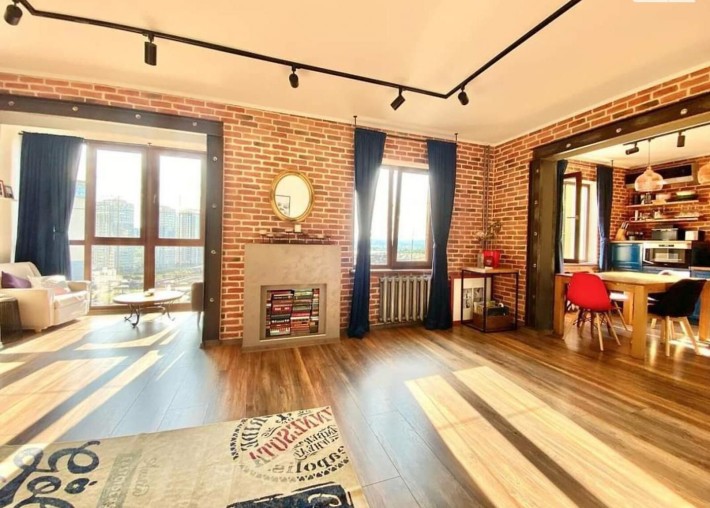 Світла та затишна 3-к кварира 105 м² Анни Ахматової 43 - фото 1