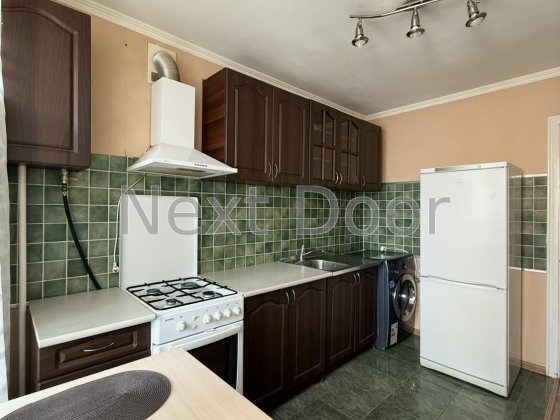 Продаж 1-кімнатної квартира біля метро Видубичі Киев