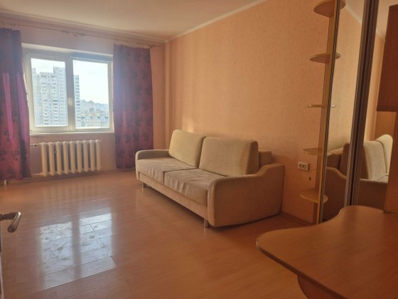 Продаж квартири, Деснянський район, Троєщіна, вул. Радунська 11-А Киев