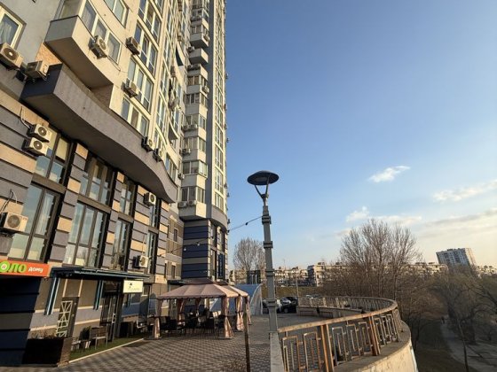 Продаж 2х кімнатоної квартири Соборності 30
