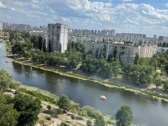 Продаж 2 кімнатної квартири вул. Туманяна,15а 90м  евроремонт,видова