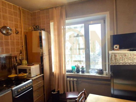 Продам 2-кімнатну квартиру на вул. Йорданська, 9-А, метро Оболонь