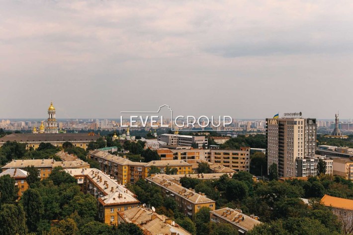 Видова 3к квартира 155 м² на Печерську, вул. Князів Острозьких - фото 1