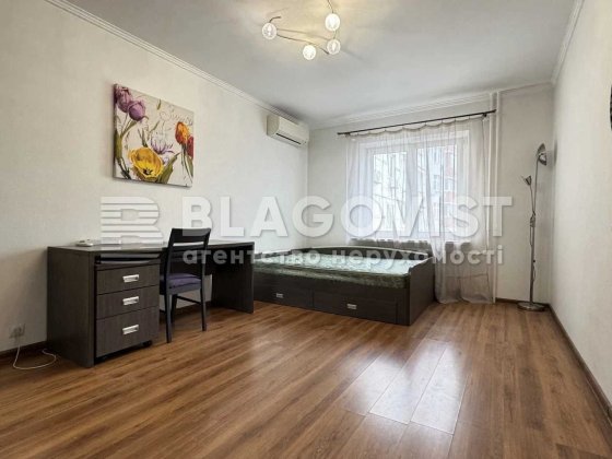 Продаж 3-к квартири 96.2 м.кв. Ремонт О.Екстер (М.Цвєтаєвої), Троєщина