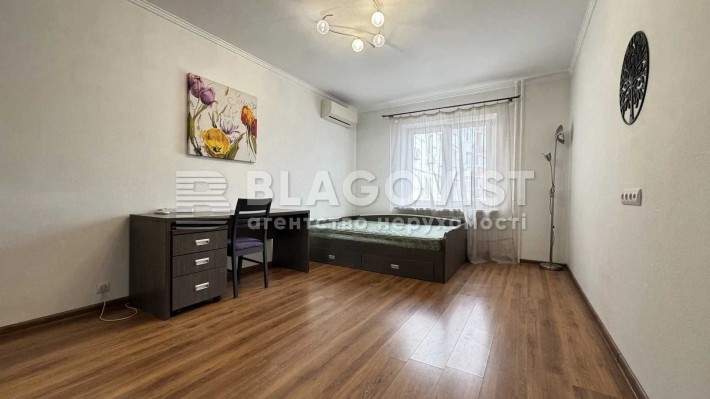 Продаж 3-к квартири 96.2 м.кв. Ремонт О.Екстер (М.Цвєтаєвої), Троєщина - фото 1