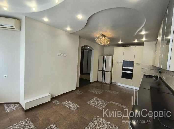 Продам 4 кімнатну вул Микільсько-Слобідська 2-В Лівобережна Евроремонт - фото 1