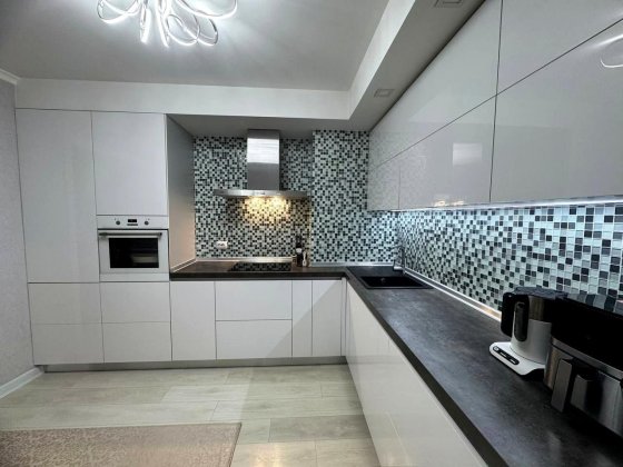 Простора 2-к квартира 77 м² з якісним ремонтом ЖК Милославичі Київ