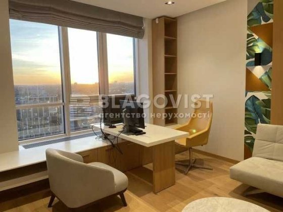 Продаж квартири видовий пентхаус Маккейна Джона (Кудрі) 7 Central Park Киев