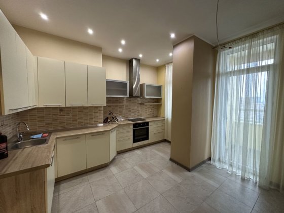 Продажа 2 ком с ремонтом в центре Киева . Киев