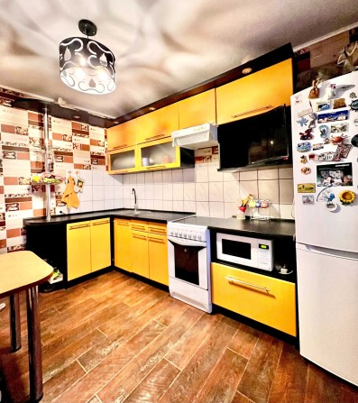 Продам 3 кімнатну квартиру вул. Жабинського! - фото 1