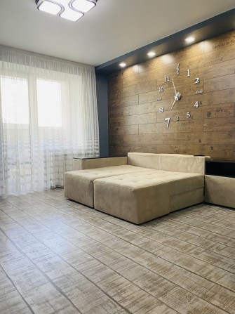 Простора 2-кімнатна квартира Нова Митниця біля Дніпра - фото 1