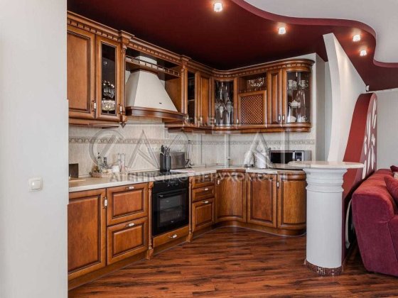 Продаж / Квартира / вул. Верховинна / Житомирська, Святошино / Київ