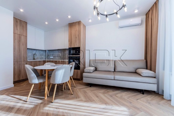 ЖК "Паркові Озера 2" вул. Воскресенська, 2В - фото 1