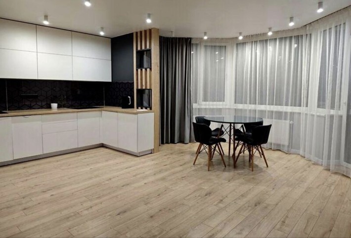 Продається квартира в центрі Черкас з панорамним видом на місто! - фото 1