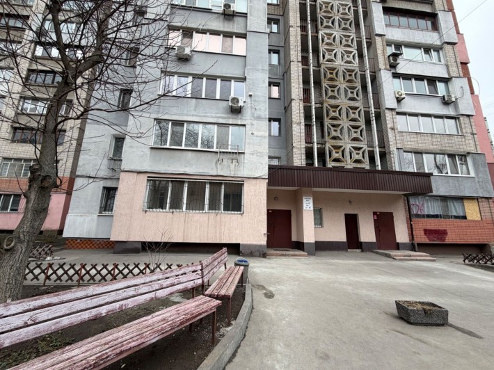 Продам 3к квартиру ул. Запорожское шоссе 40 (ж/м Тополь 1) - фото 1