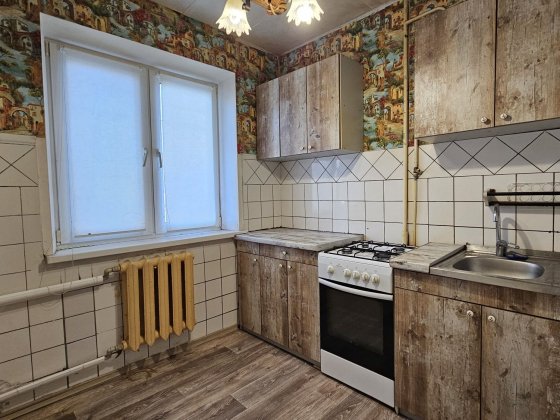 Продам 1 к квартиру на лівому березі район пр. Калнишевського Дніпро