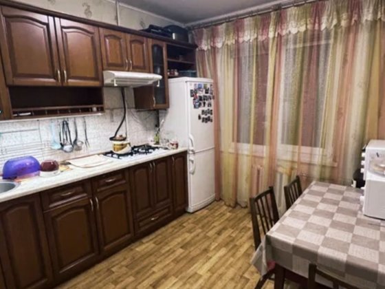 Продам 2 х км квартиру на Тополе Днепр