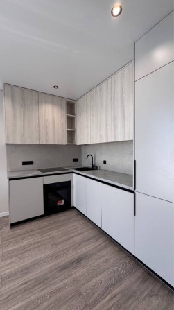 Продаж квартири поряд з центром міста - фото 1