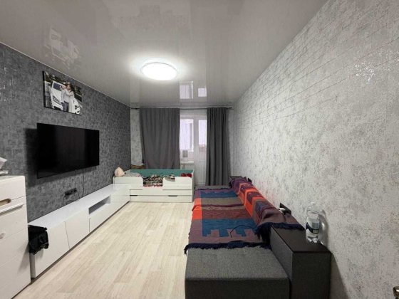 Продам 3к квартиру на Тополы-1 (Запорізьке шосе,40) Днепр