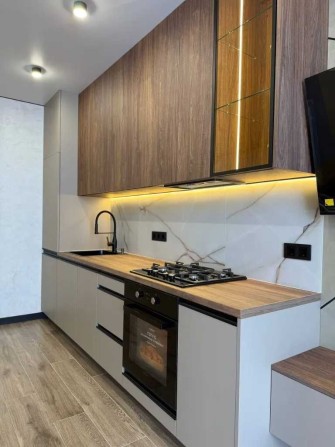 ЖК Счастливый-2, продажа 2к квартиры с новым ремонтом - фото 1