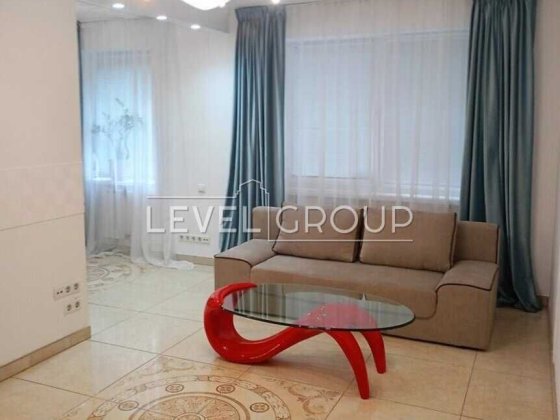 2 кімнатна 44м.кв. на Печерську Печерський узвіз 11