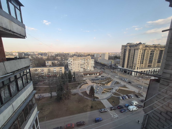 Продаж 2 кімнатної квартири на проспекті Космонавтів - фото 1