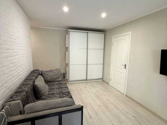 Продаж 2к квартира просп.Космонавтів з ремонтом Винница