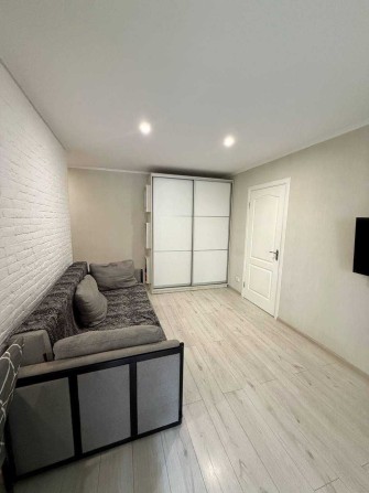 Продаж 2к квартира просп.Космонавтів з ремонтом - фото 1