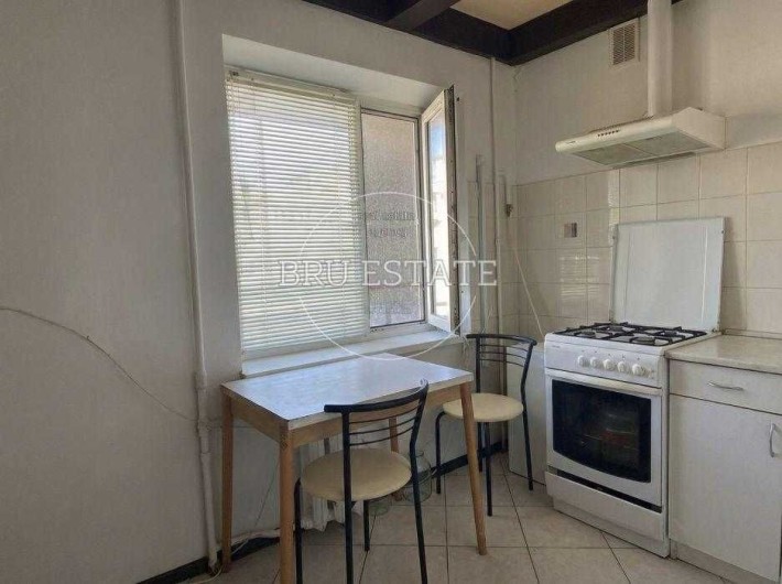 Продам 3 к квартиру  вул.Братиславська 36  м.Чернігівська - фото 1