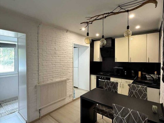 Продаж 2к квартира Цегла Ремонт Вишенька Винница