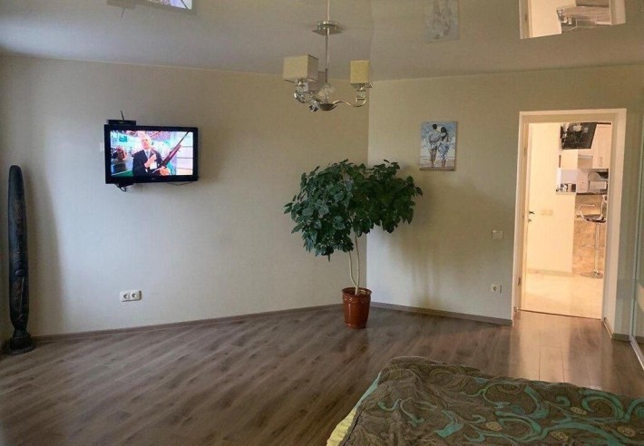 Продається 4-кімнатна квартира з ремонтом, Пирогово - фото 1