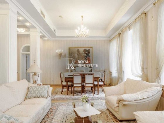 Продаж Дворівнева Квартира 5кім. 325м2 вул. Софіївська Метро Паркінг Киев