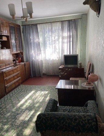 Продам 3-кімнатну квартиру по вул. Захисників України! - фото 1