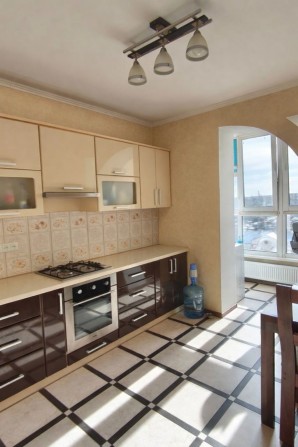 Однокімнатна квартира на Поділлі ,АГВ - фото 1