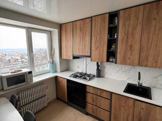 Продам 3-х комнатную  Лазаряна Гагарина Университет Парковая зона. Днепр