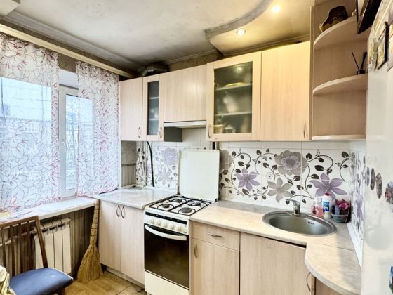 Сертифікат беремо. Продам 2к хрущевку пр. Поля/Вакуленчука