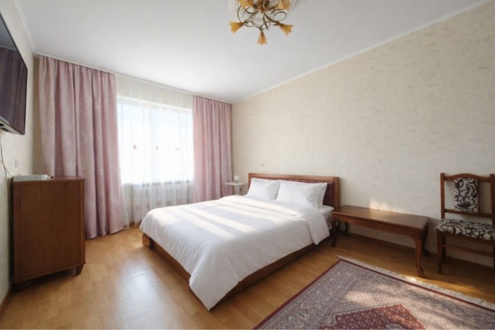 Продам простору 3к квартира з ремонтом в Києві! Торг. - фото 1