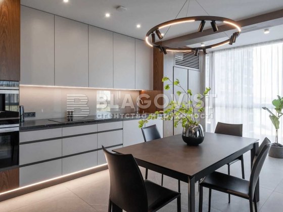 Продам 4-кімн. Дизайнерський ремонт  вул. Осокорська, 2а, ЖК Зарічний Київ