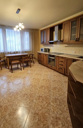 Продам  3-х кім.квартиру м. Деміївська пр-т Лобановського  126 Г - фото 1