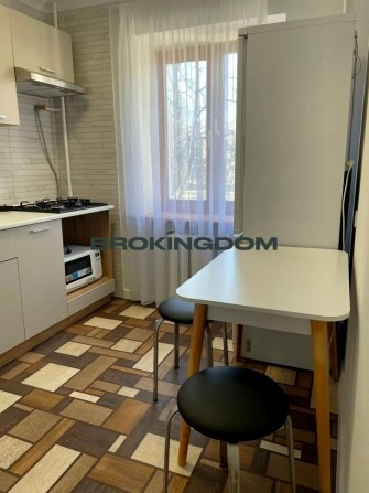 Продам 2х кімнатну квартиру біля метро Почайна - фото 1