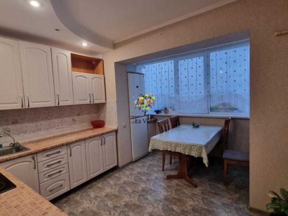 Продаж 2к квартири з ремонтом та меблями, вул. Бальзака, 10