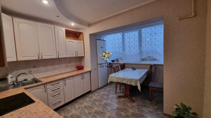 Продаж 2к квартири з ремонтом та меблями, вул. Бальзака, 10 - фото 1