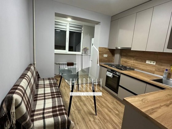 Продаж Без% вул. Каштанова 8 Троєщина